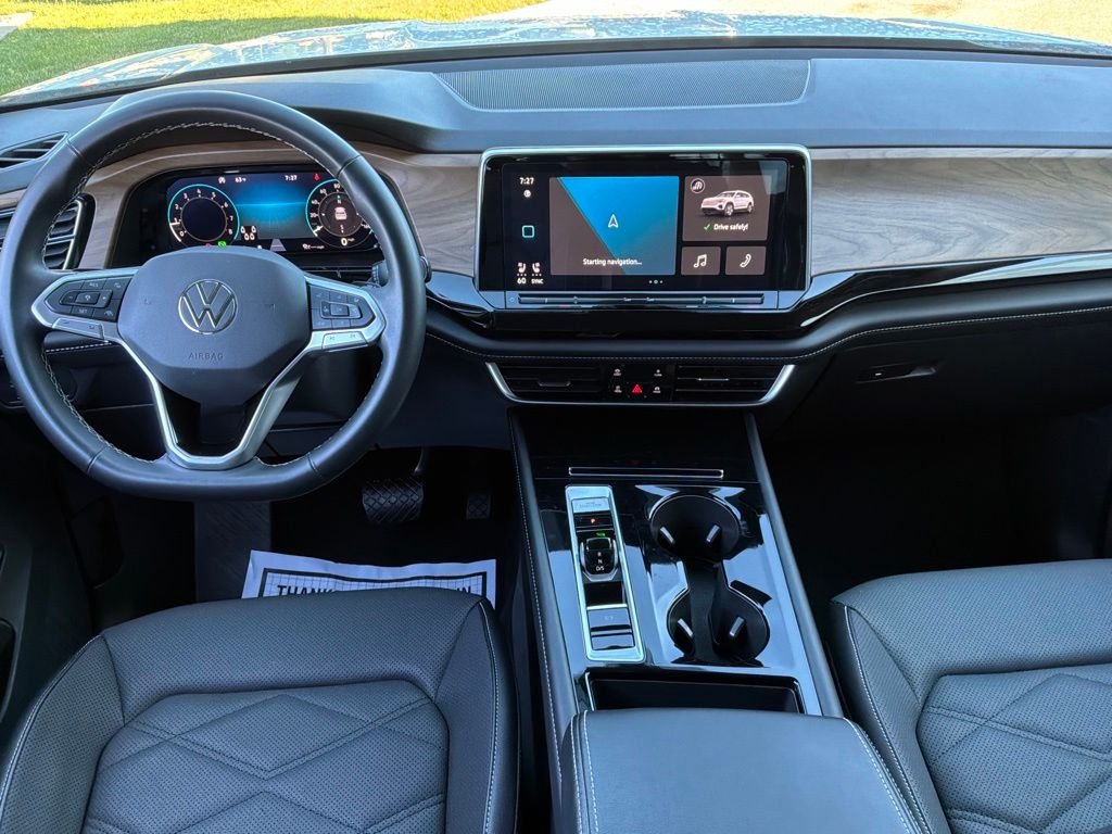 Used 2024  Volkswagen 2.0T SE w/Technology image 21