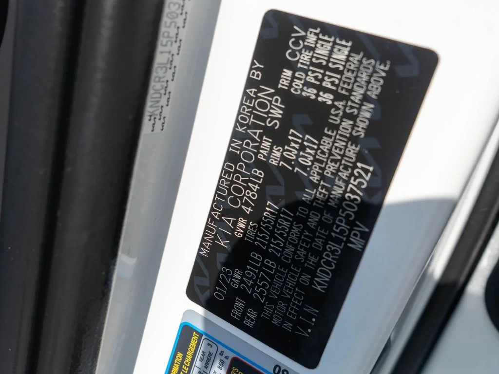 Certified Used 2023 White Kia Wind image 37