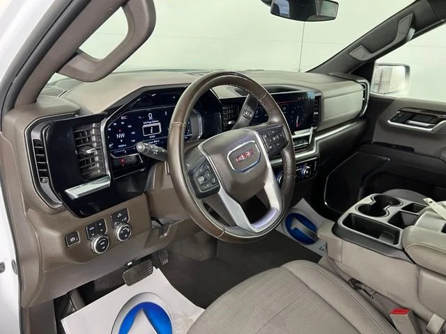 Used 2024 White GMC SLE image 12