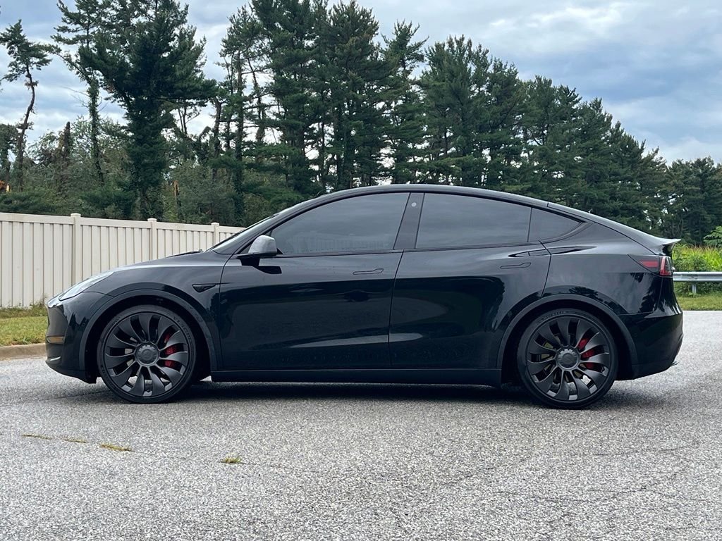 Used 2022 Black Tesla Performance image 4