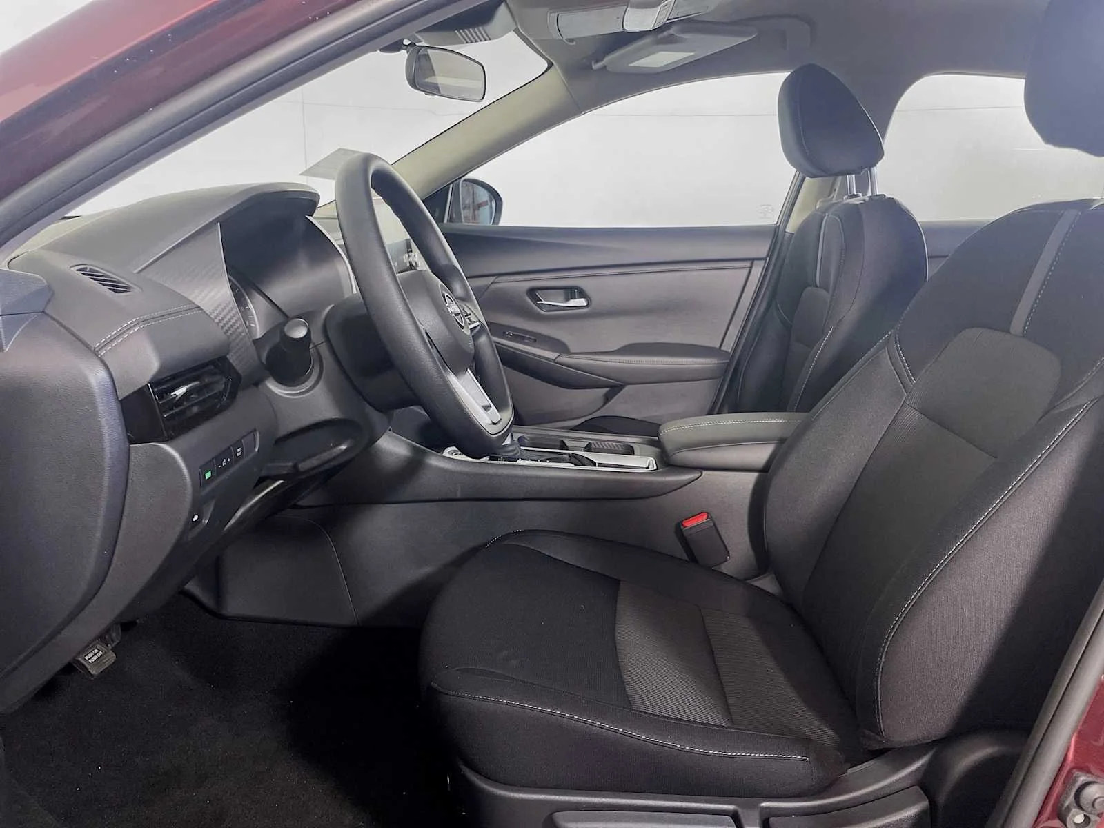 Used 2025 Rosewood Metallic Nissan SV image 4