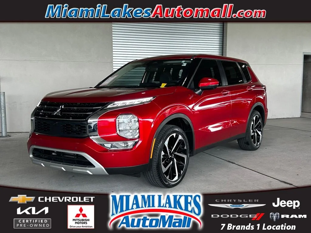 Used 2024 Diamond Mitsubishi SE Black Edition image 1