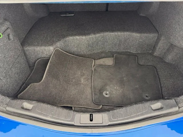 Used 2019 Blue Ford SE image 27