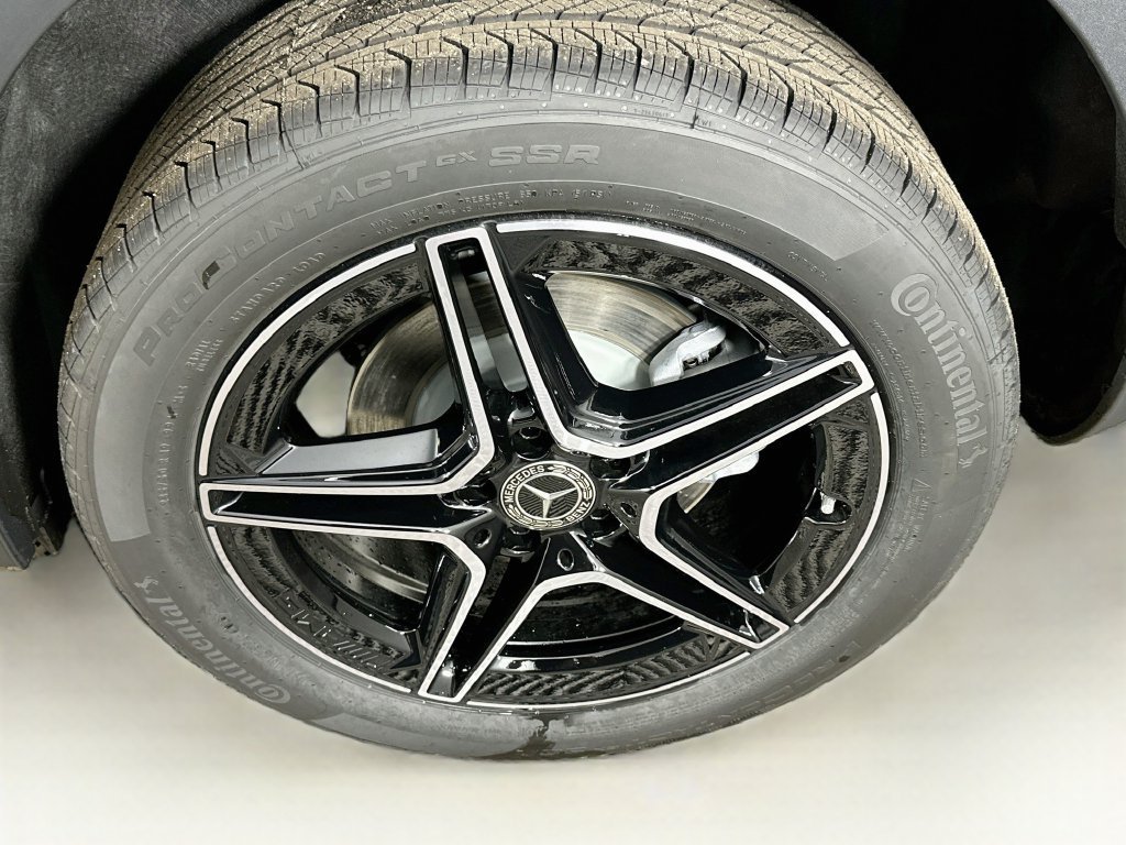 New 2026 Night Black Mercedes-Benz GLA 250 image 59