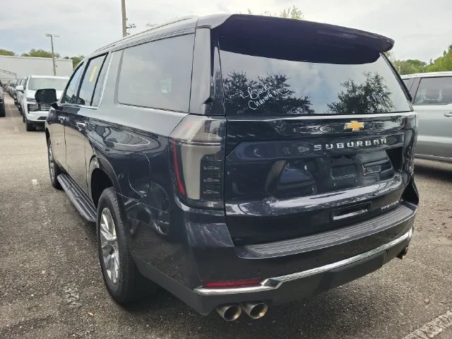 2025 Chevrolet Suburban Premier - Photo 6