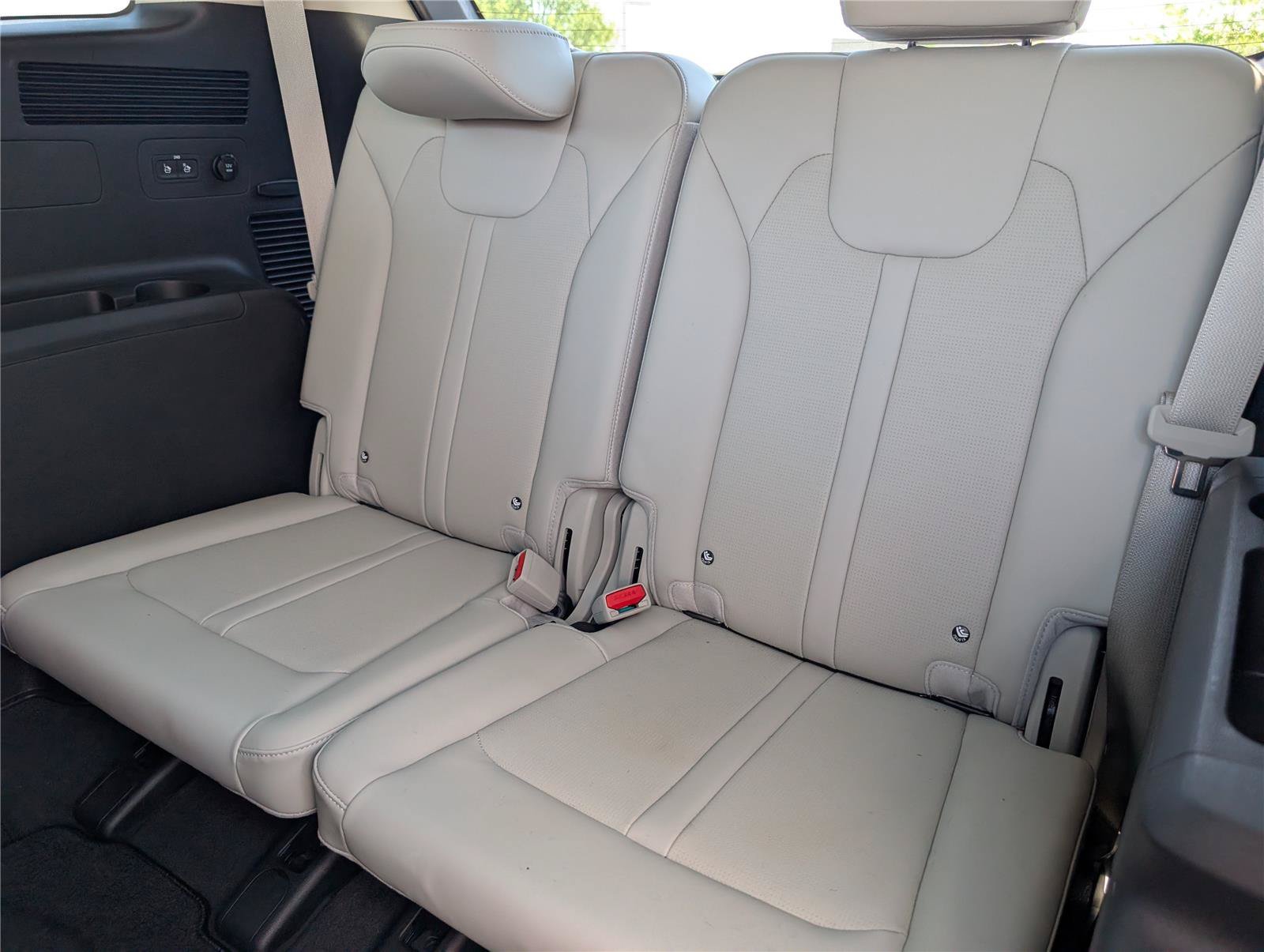 Used 2025 Wolf Gray Kia S image 13