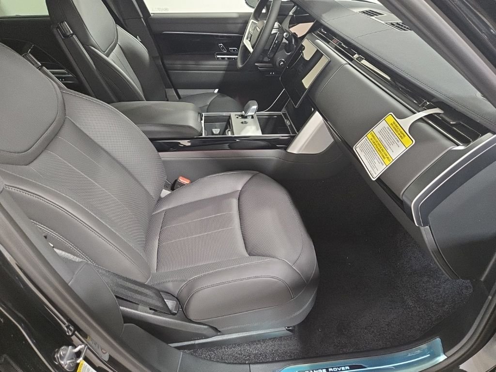 New 2026 Santorini Black Land Rover SE image 24
