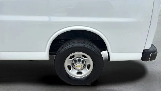 Used 2024 Summit White Chevrolet 1LT image 29