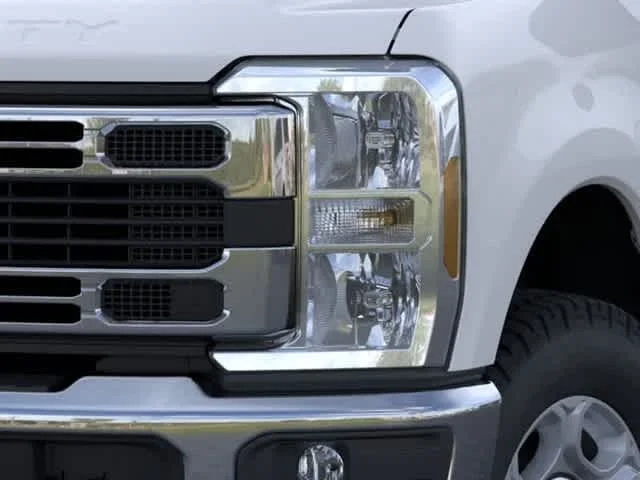 New 2026 Oxford White Ford XLT image 18