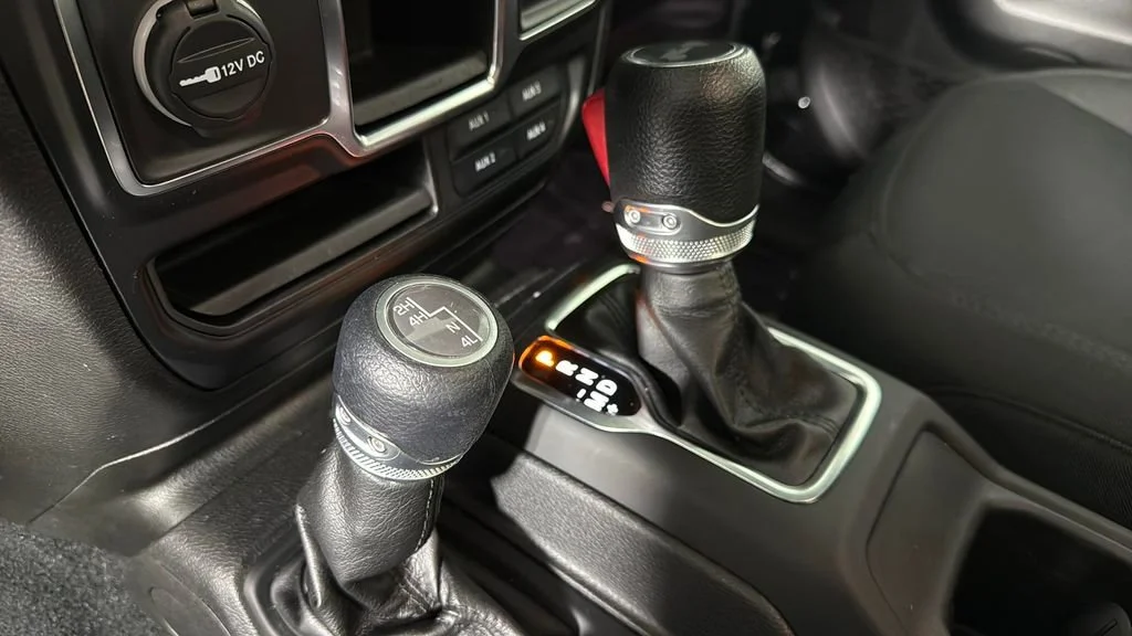 Used 2022 Black Jeep Sport 4x4 image 22