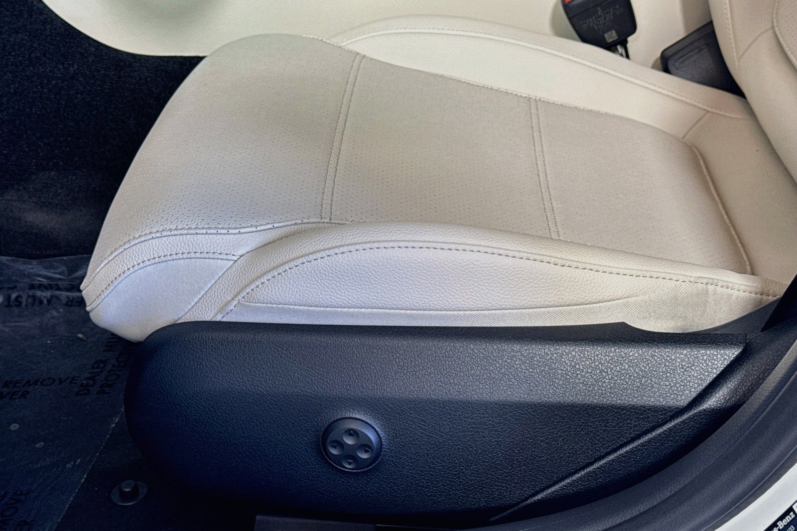 New 2026 Polar White Mercedes-Benz C 300 image 17