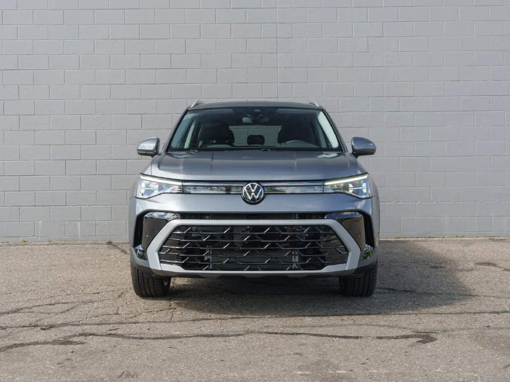 New 2027 Platinum Gray Metallic Volkswagen 1.5T SEL image 2
