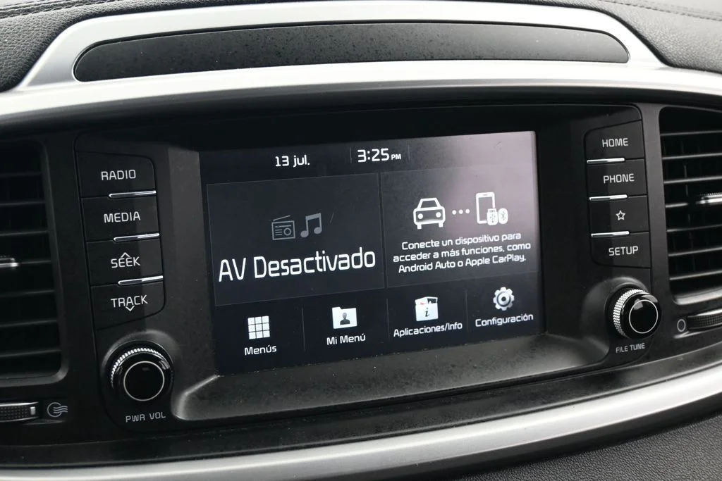 Used 2020 Snow White Pearl Kia LX image 18