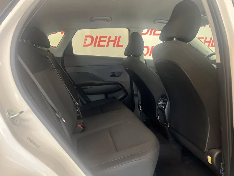Used 2024 White Hyundai SEL image 10