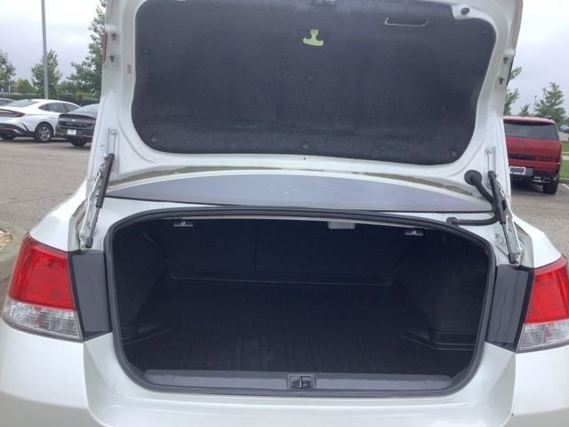 2014 Subaru Legacy 2.5i Premium - Photo 13
