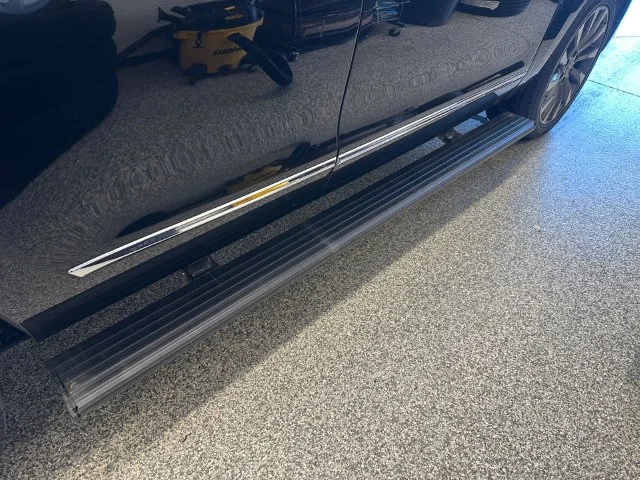 Used 2021 Black Lincoln Reserve image 24