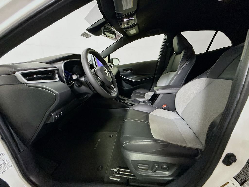 Used 2024 Ice Cap Toyota XSE image 21
