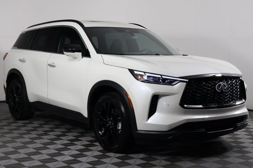 Used 2025 Majestic INFINITI LUXE image 3