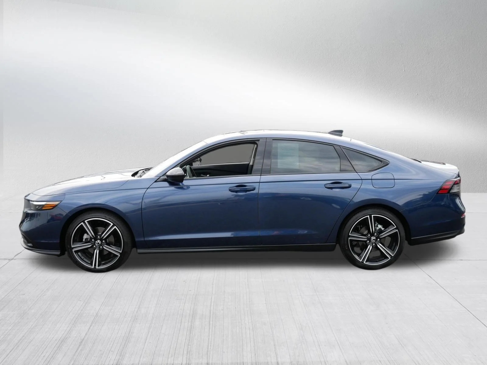 Used 2026 Canyon River Blue Metallic Honda SE image 4