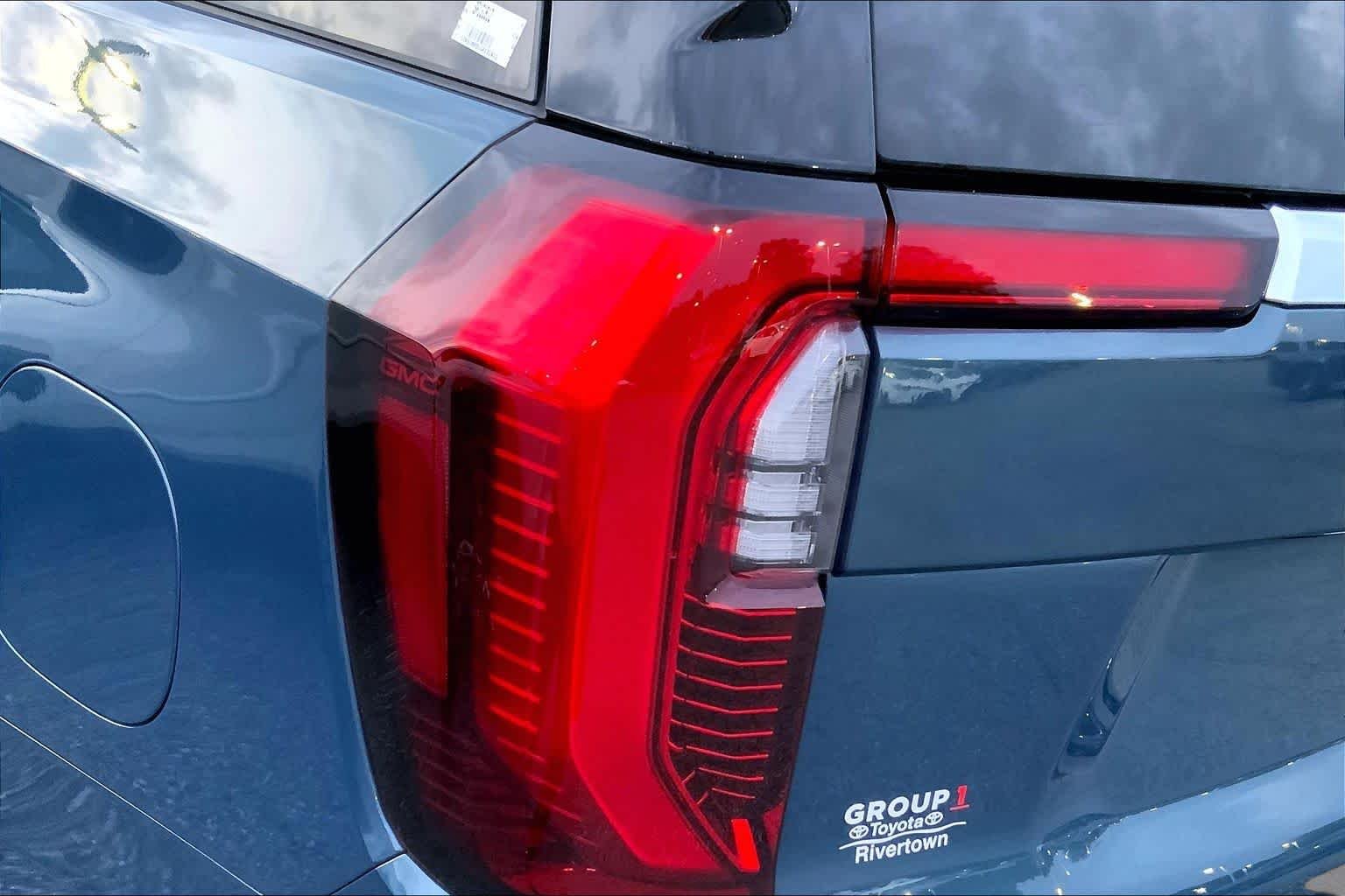 Used 2025 Downpour Metallic GMC Elevation image 27