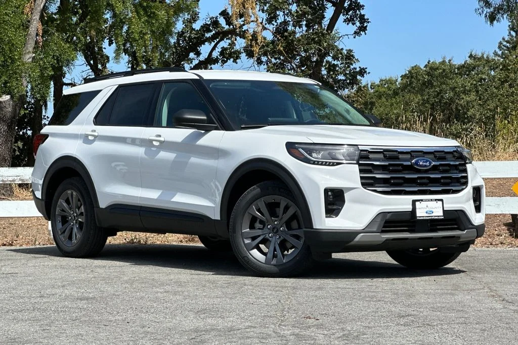 New 2026 Oxford White Ford Active image 2