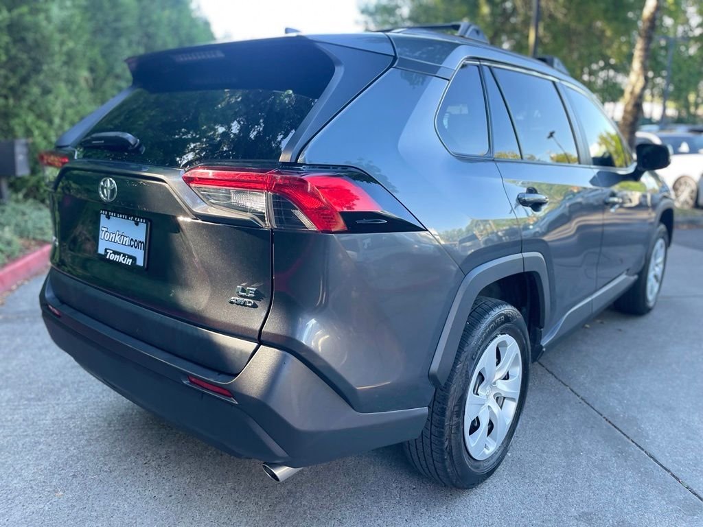 Used 2020 Magnetic Gray Metallic Toyota LE image 4
