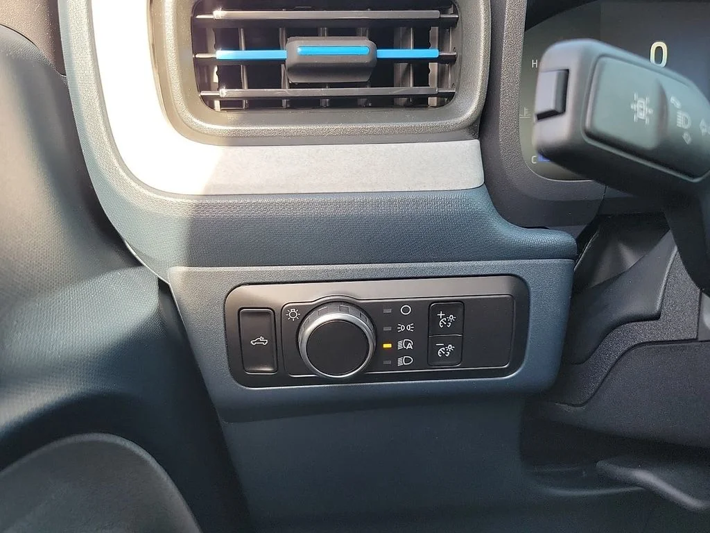 New 2026 Carbonized Gray Metallic Ford XLT image 14