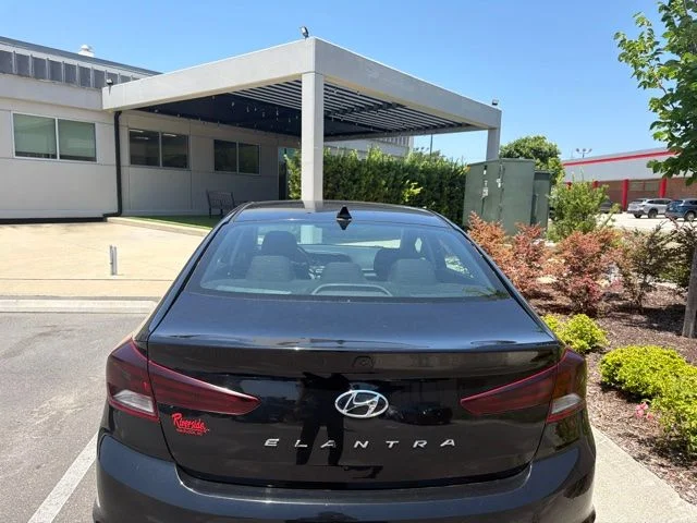 Used 2020 Black Hyundai SEL image 4