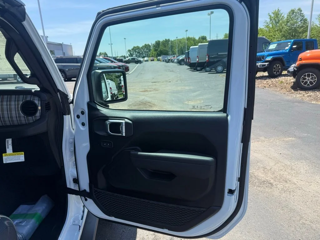 New 2026 Bright White Clearcoat Jeep 85th Anniversary Edition image 53