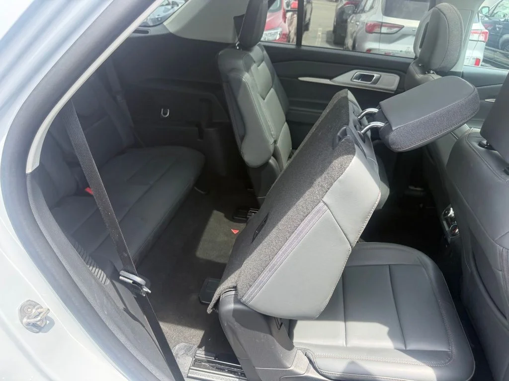 New 2026 Space White Metallic Ford Active image 44