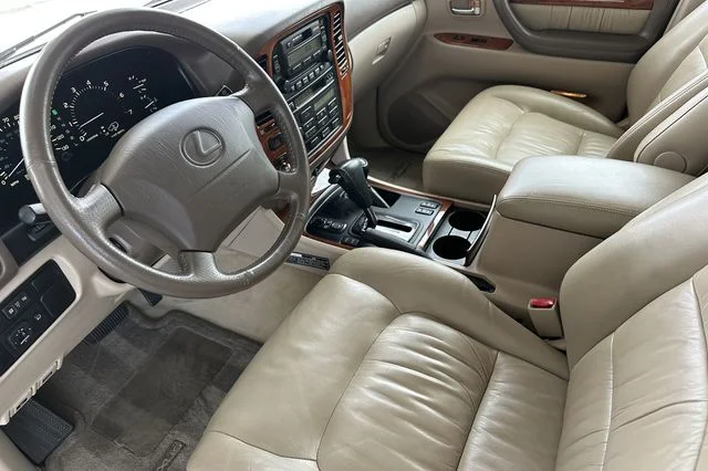 Used 1998  Lexus 470 image 11