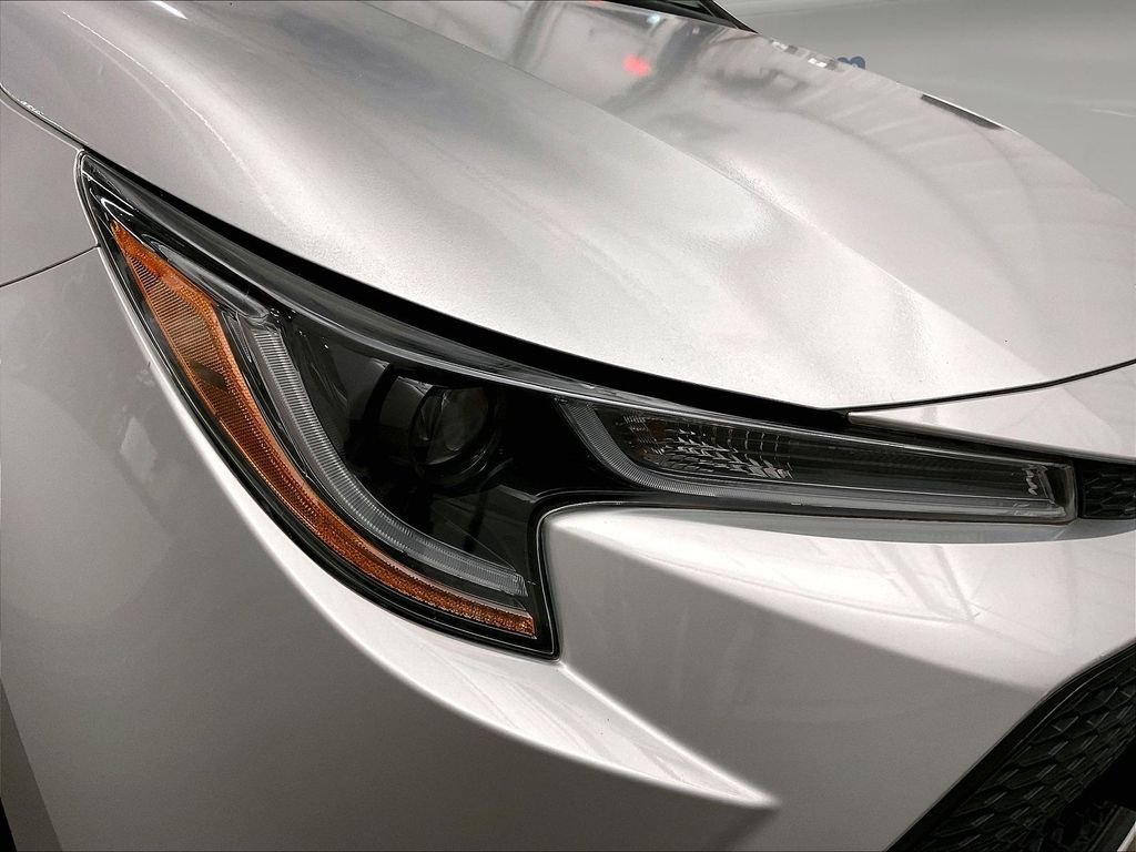 Used 2020 Silver Toyota LE image 33