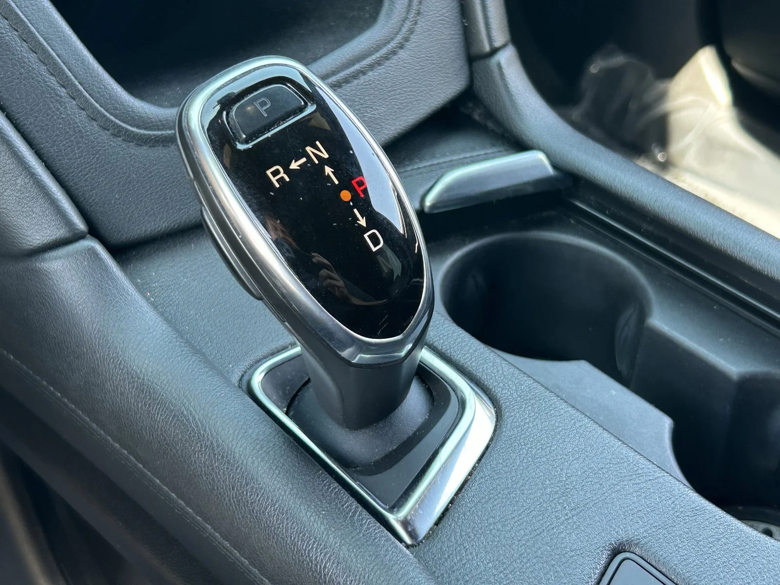 Used 2018 Dark Granite Metallic Cadillac Platinum AWD image 32