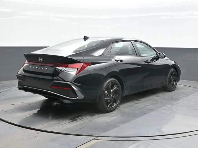 New 2026 Black Hyundai SEL Sport image 9