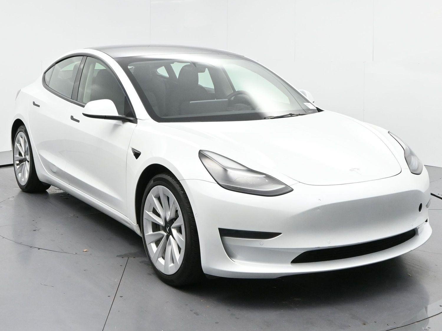 Used 2022 Pearl White Multi-Coat Tesla Base image 2