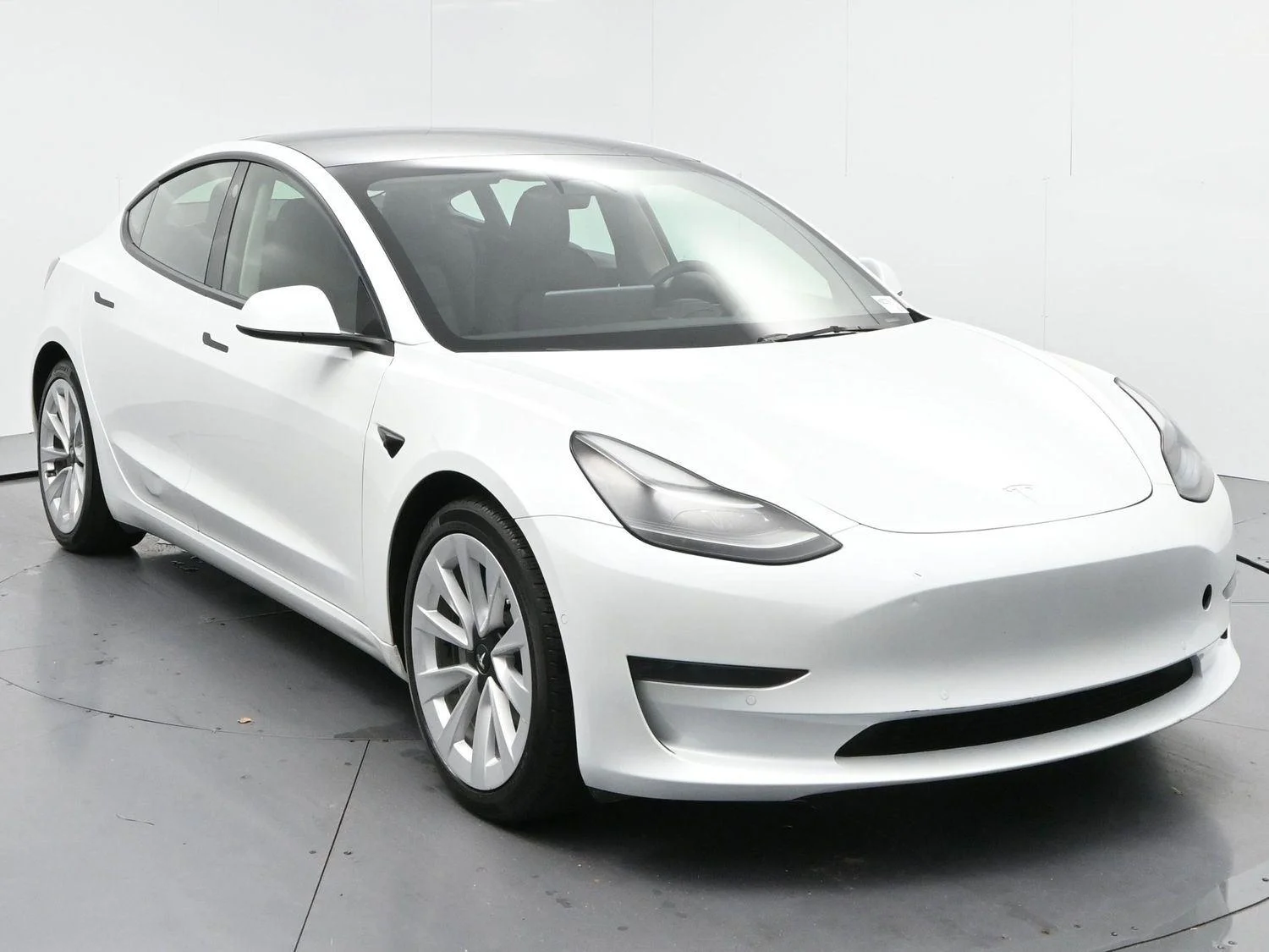 Used 2022 Pearl White Multi-Coat Tesla Base image 2