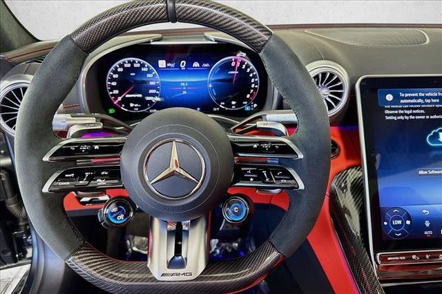 New 2026 MANUFAKTUR Night Black Magno Mercedes-Benz AMG® SL 63 S E Performance image 39