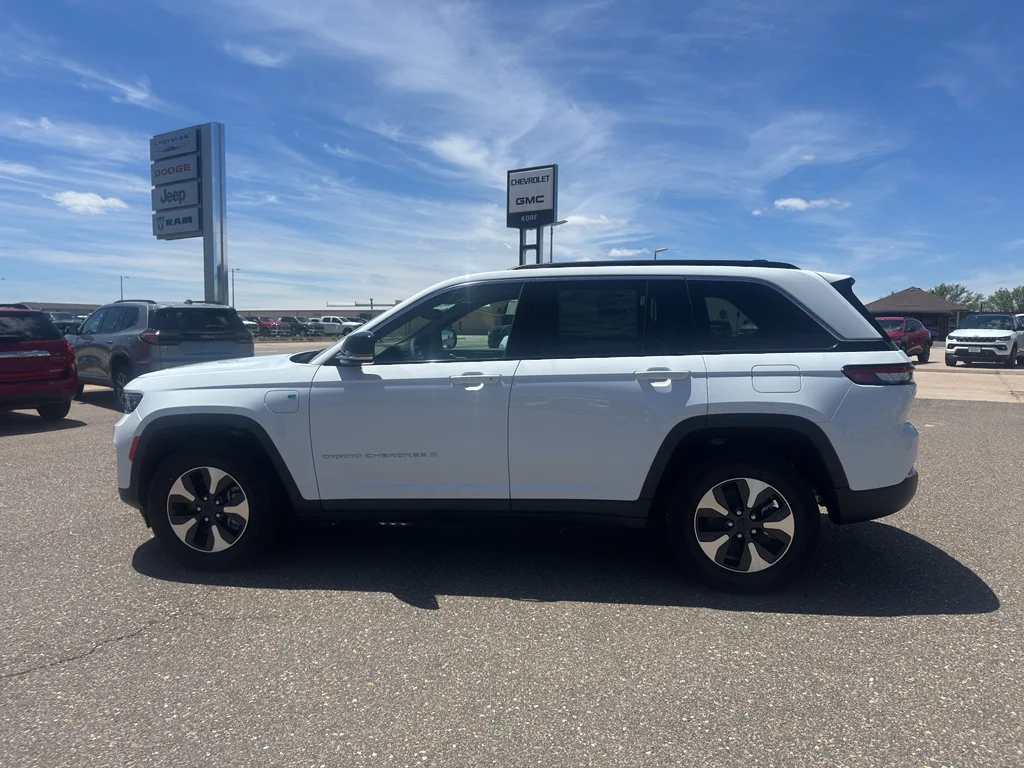 Used 2024 Bright White Clearcoat Jeep Limited image 1