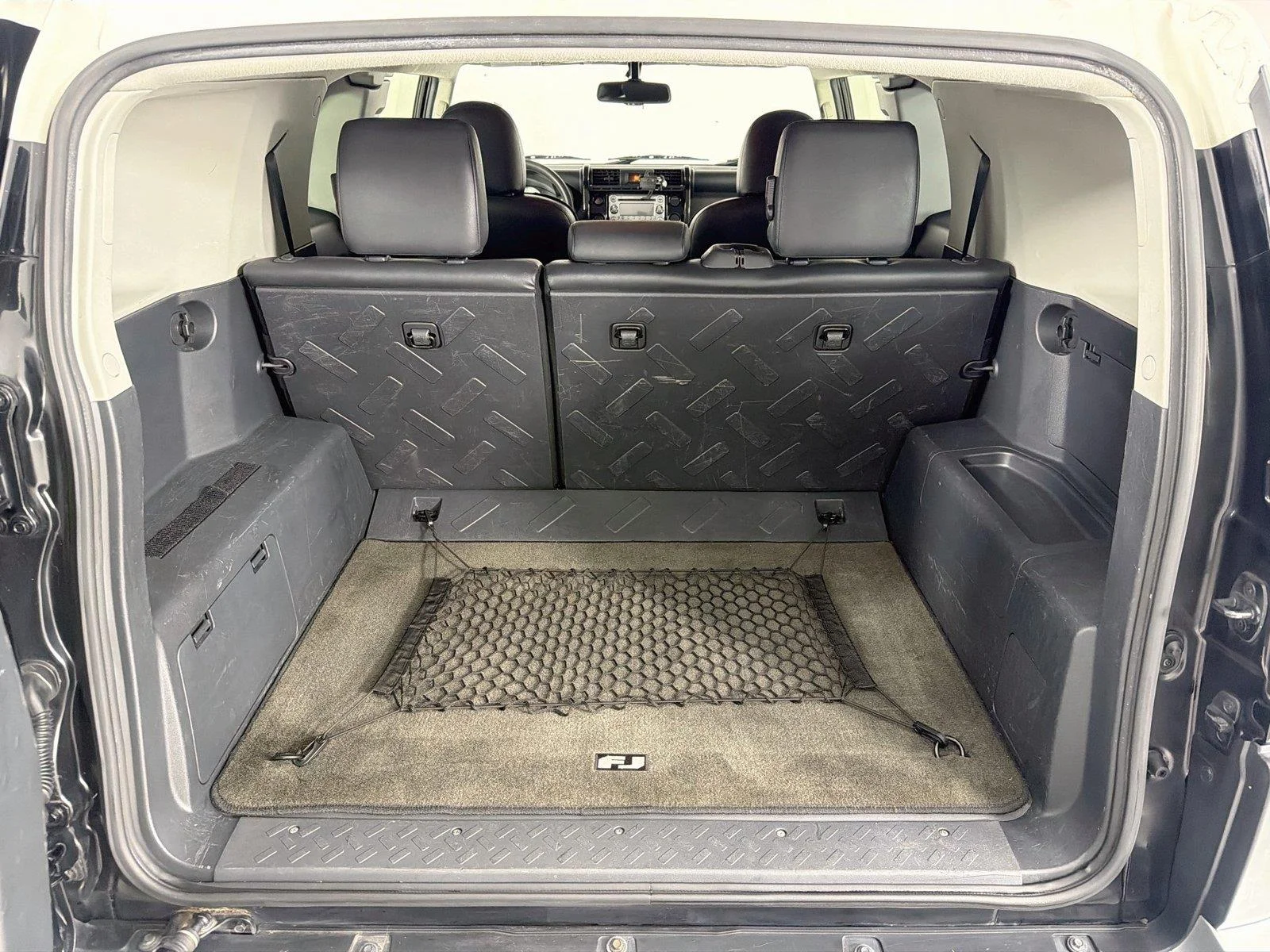 Used 2014 Black Toyota SR image 19