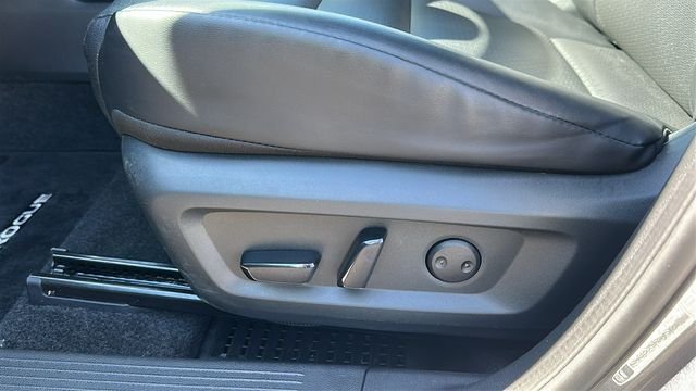 Used 2023 Gray Nissan SV image 10