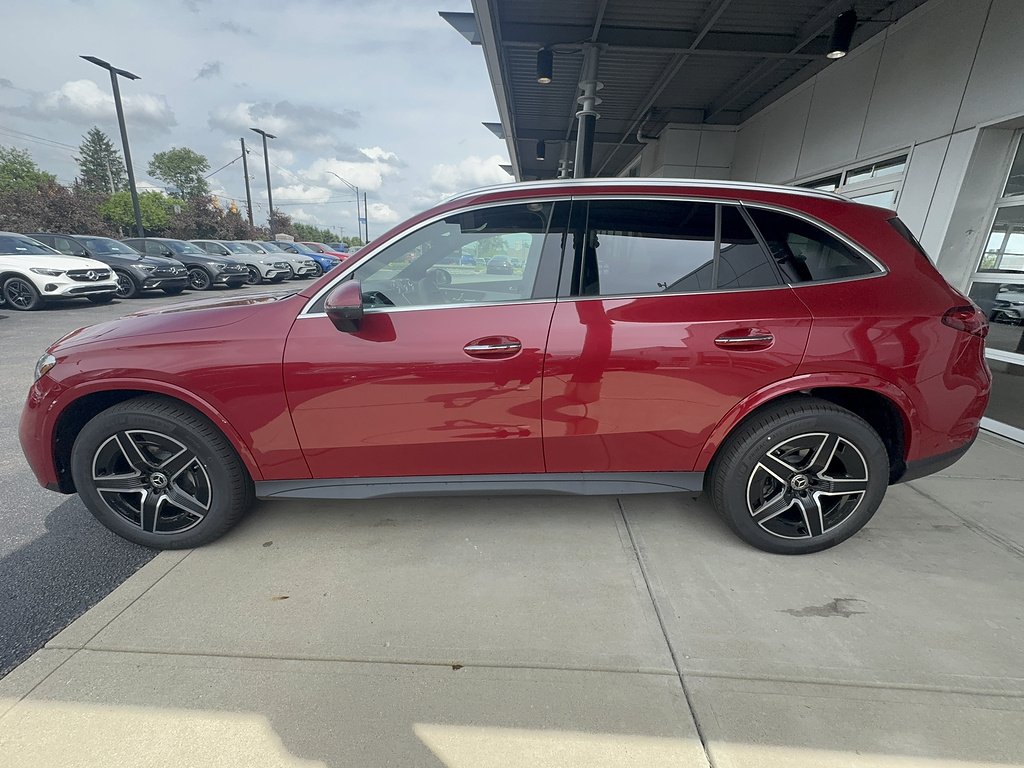 New 2026 MANUFAKTUR Patagonia Red Metallic Mercedes-Benz AWD GLC 300 4MATIC® 4dr SUV image 2