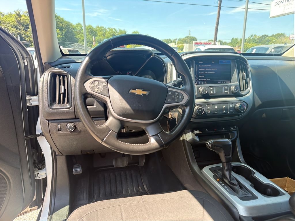 Used 2021 White Chevrolet LT image 17