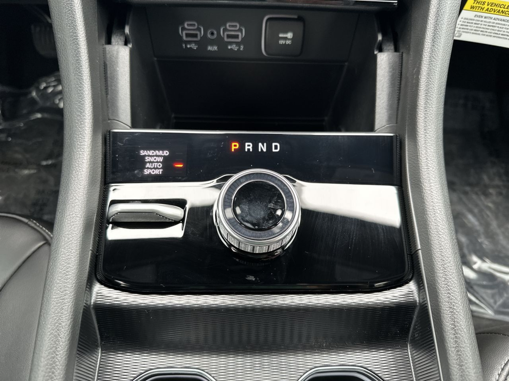 New 2026 Diamond Black Crystal Pearlcoat Jeep Limited image 43