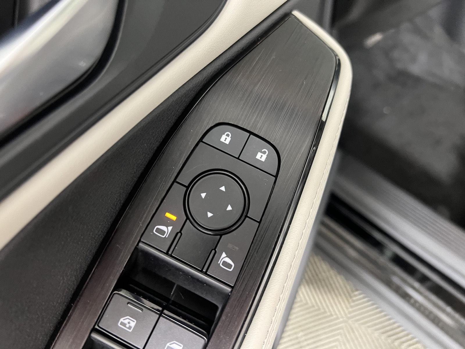 Used 2023 Super Black Nissan SV image 13