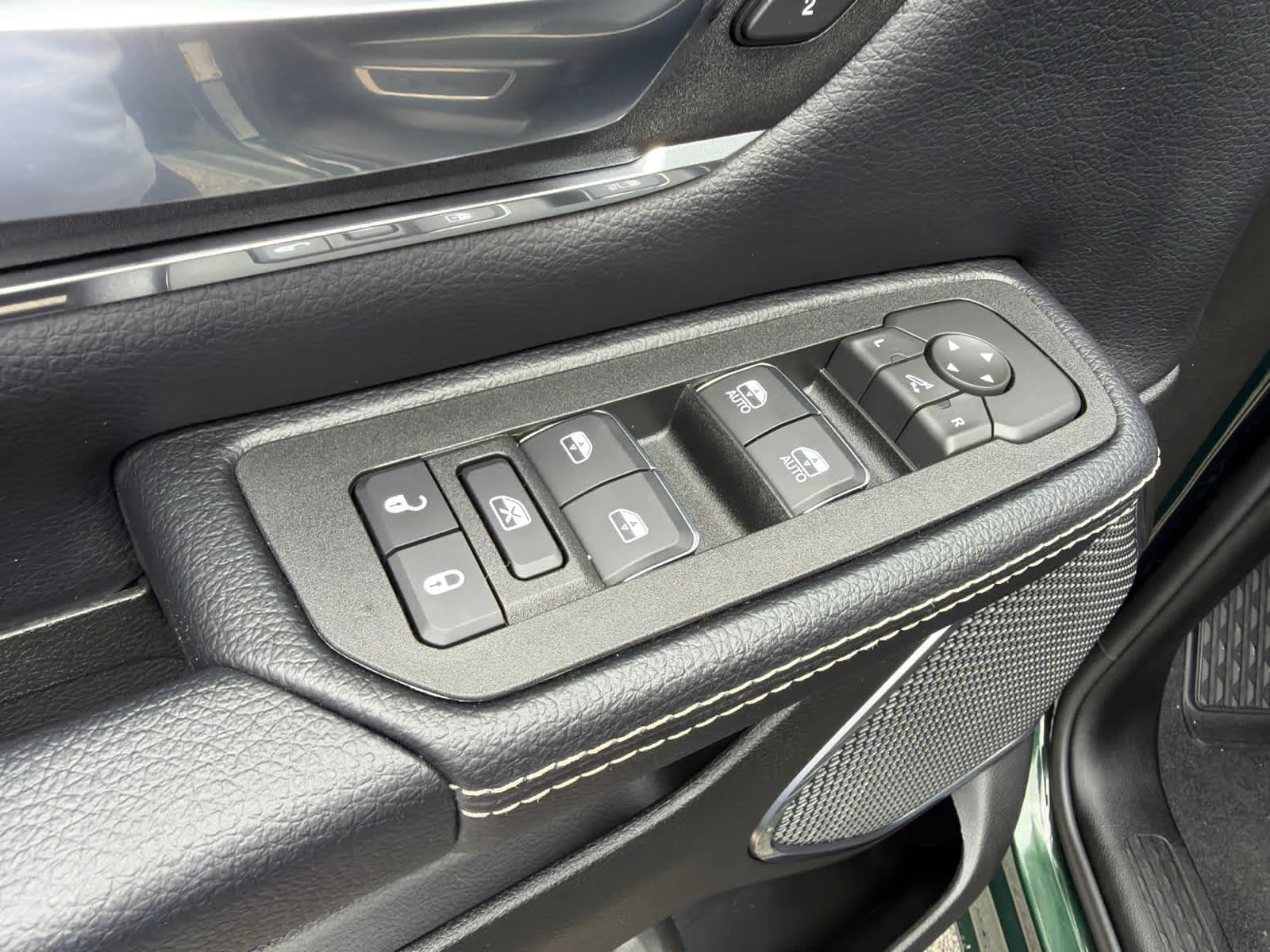 New 2026 Serrano Green Metallic Ram Laramie image 18