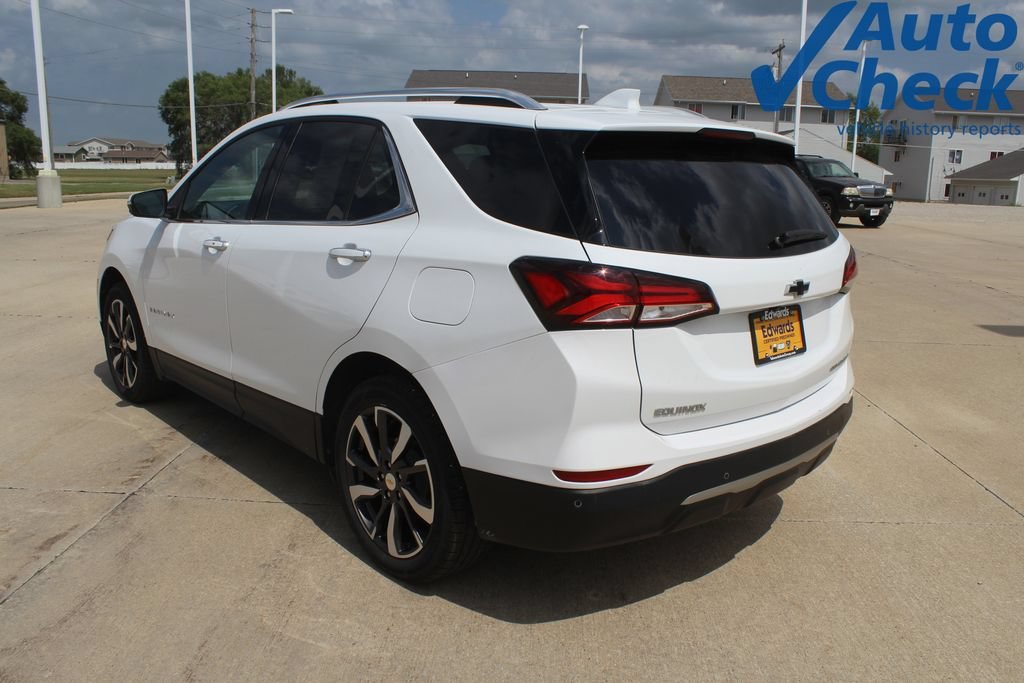 Used 2022 Summit White Chevrolet Premier image 5