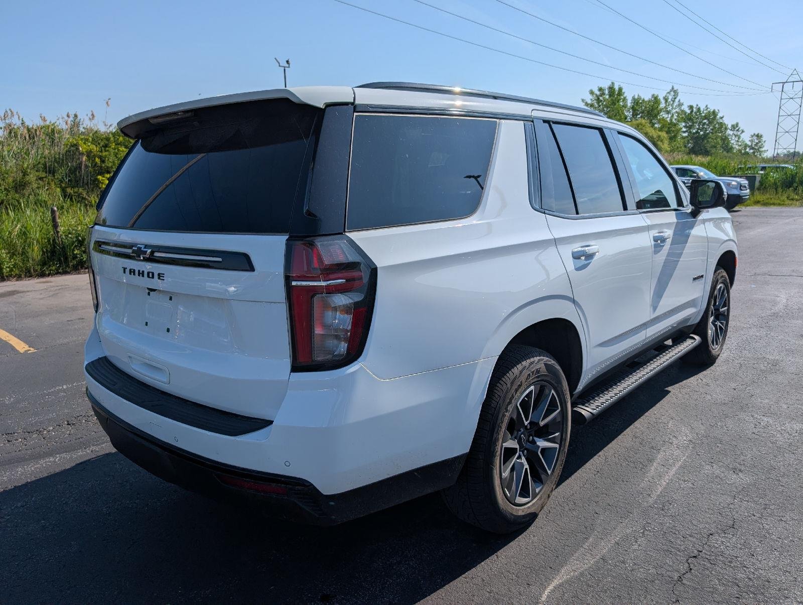 Used 2023 Summit White Chevrolet Z71 image 6