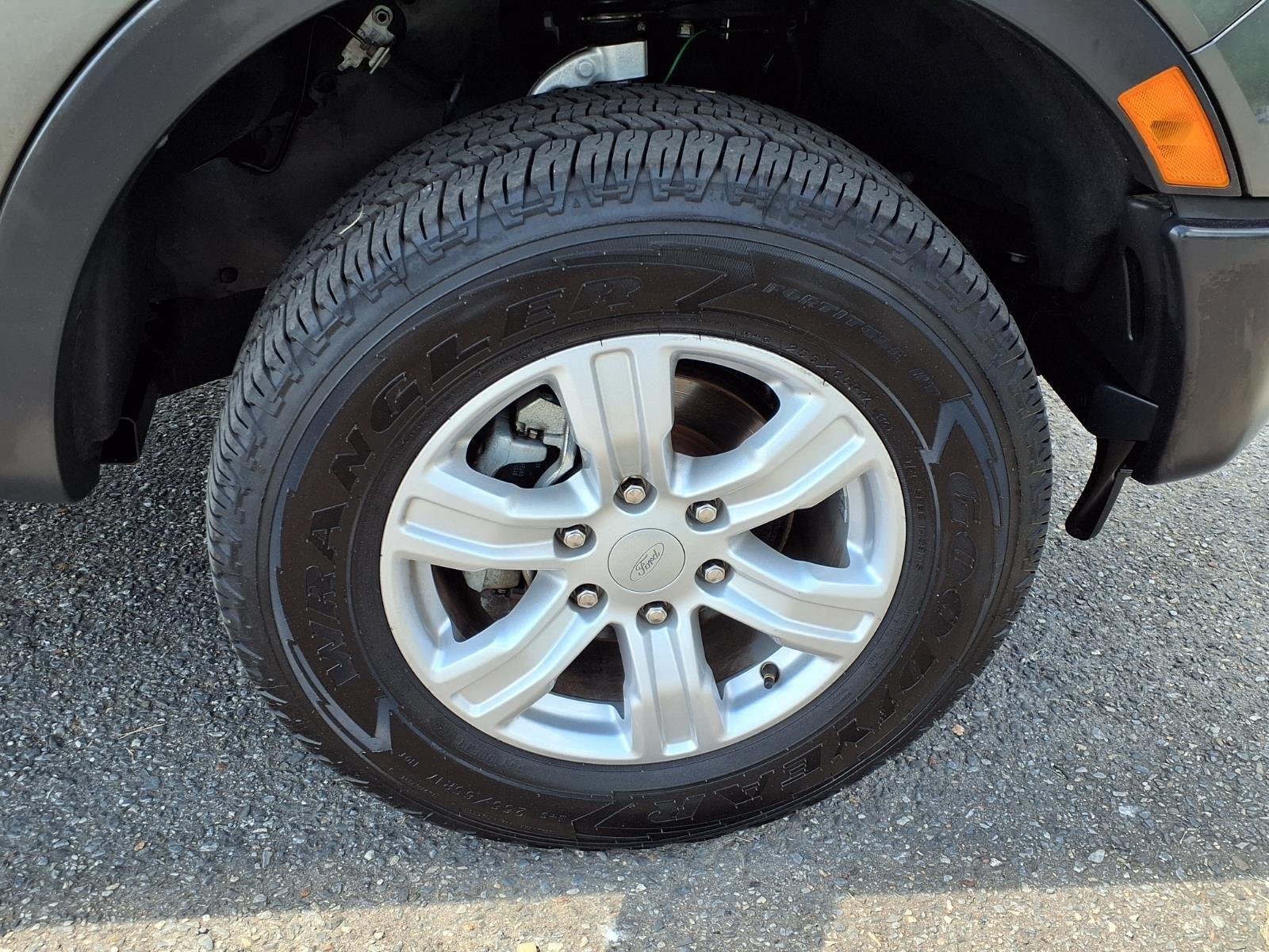 Used 2019 Magnetic Ford XL image 11