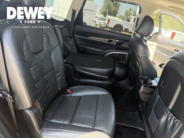 Used 2022 Ebony Black Kia SX image 38