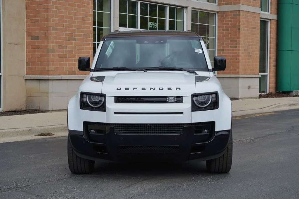 New 2026 Fuji White Land Rover X-Dynamic SE image 4